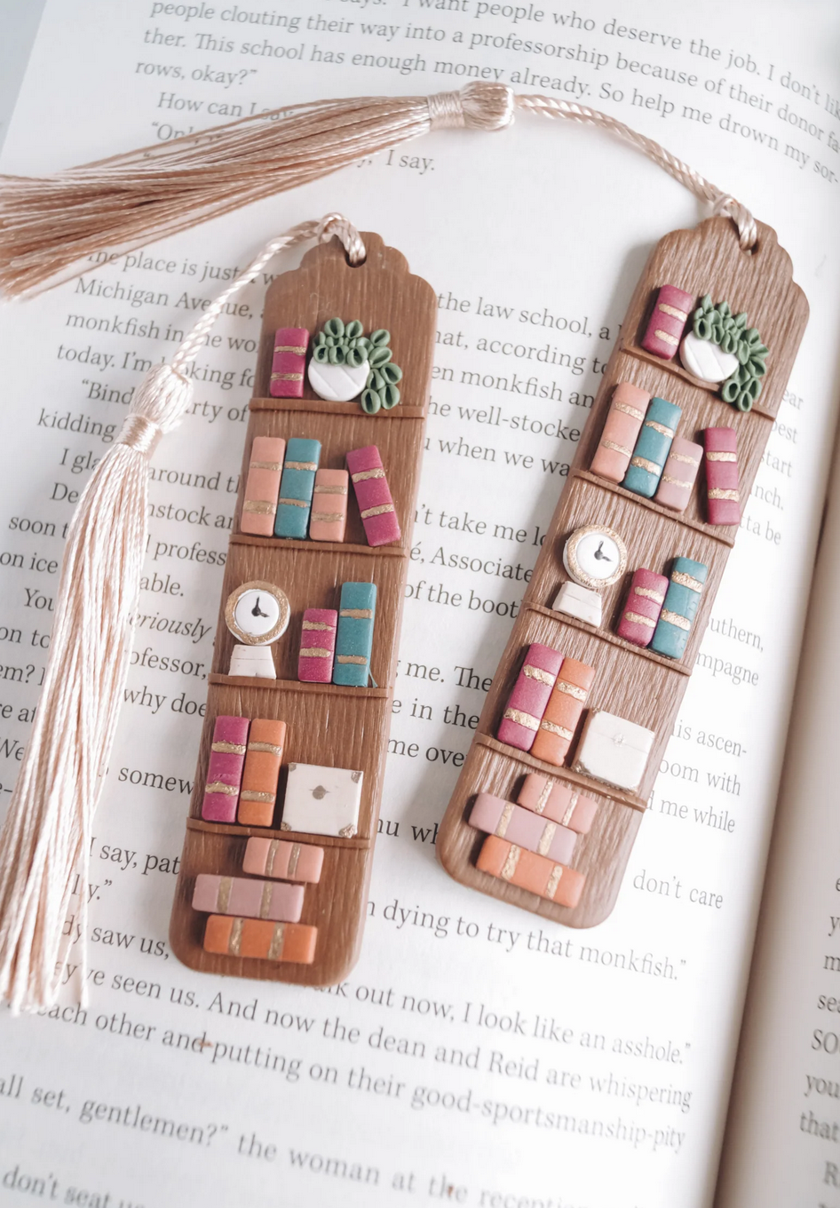 Bookshelf Bookmark