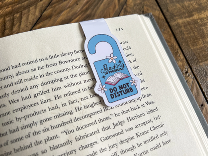 Reading Do Not Disturb Door Hanger, Magnetic Bookmark: White