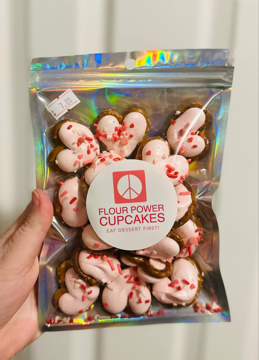 Flour Power: Bagged Meringue Pretzels
