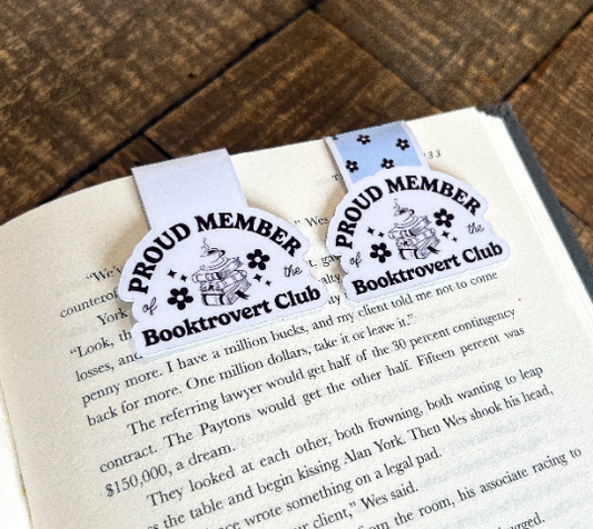Proud Member Booktrovert Club, Magnetic Bookmark: Blue/Black Daisies